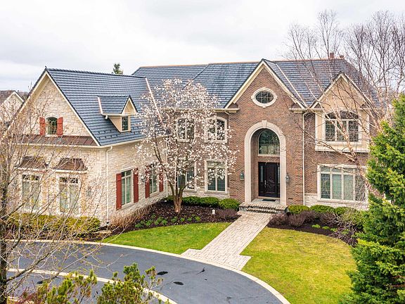 2nd image of 435 Winfield Ln