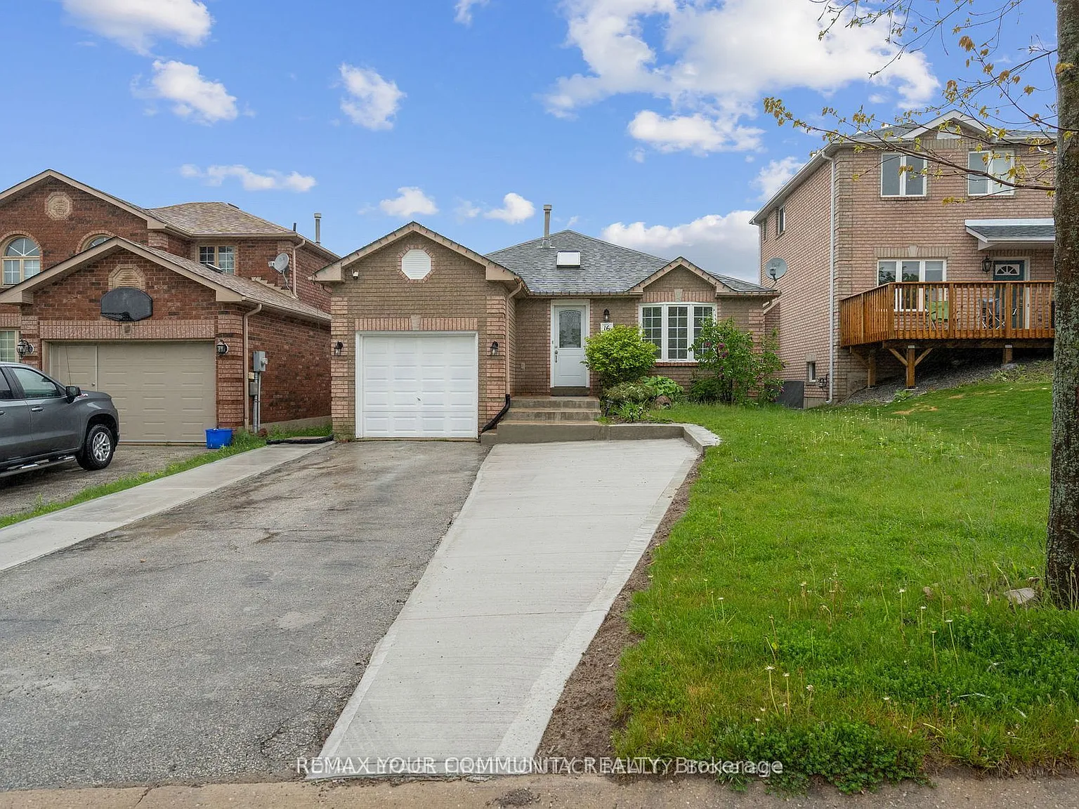 3 bed, $2,300 — Photo 1