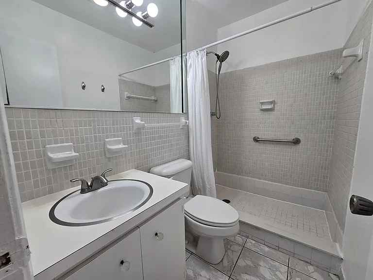 5840 NE 22nd Way #707 — Photo 6