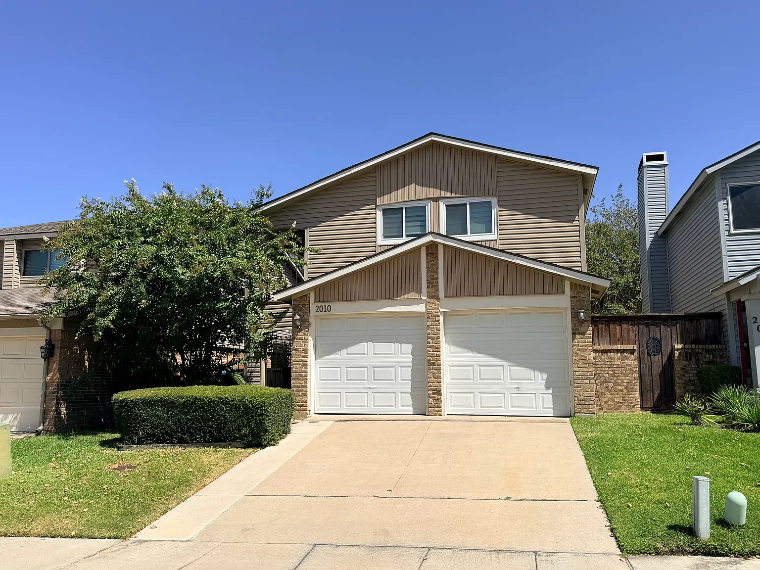 3 bed, 2.5 bath, 1581 sqft, $2,450 — Photo 1