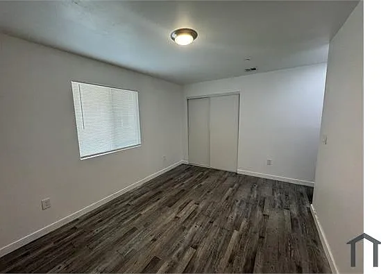 1348 W 41st Pl — Photo 18