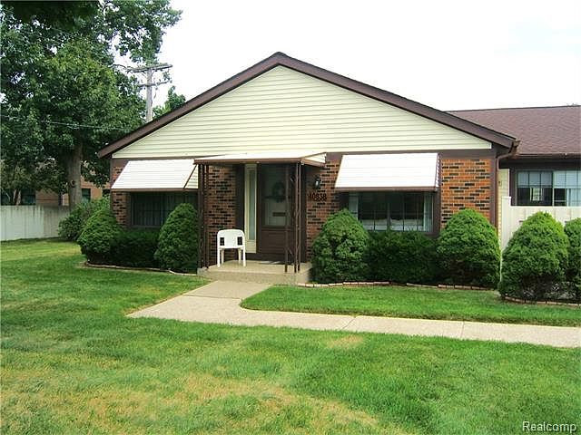 1st image of 40838 Newport Dr