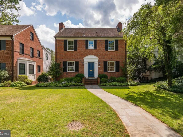 4820 Alton Pl NW, Washington, DC 20016