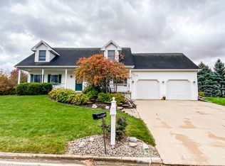 901 Clark St, Oglesby, IL 61348