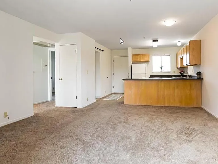 308 River St #B18 — Photo 12