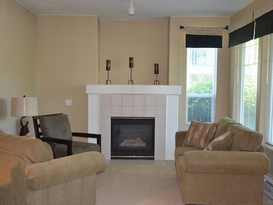 Living Room with Gas Fireplace