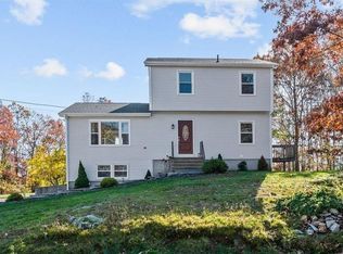 5 Sesame St, Westerly, RI 02891