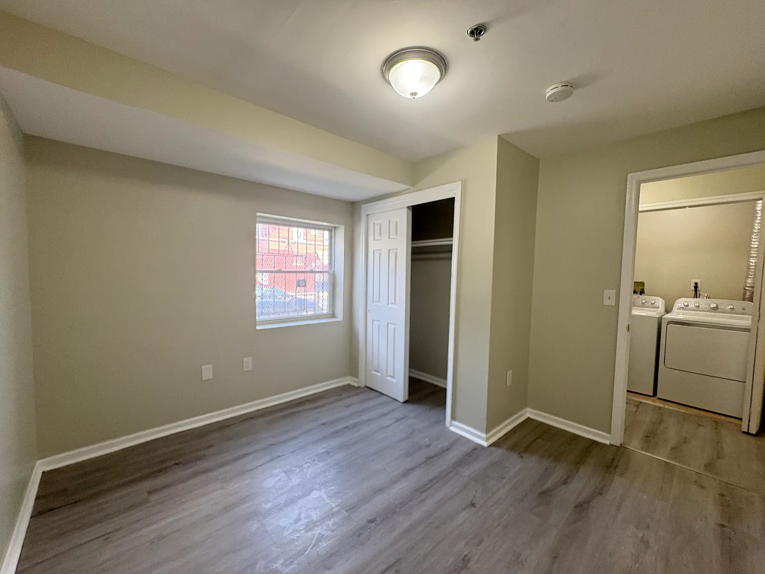 2 bed, 800 sqft, $2,050 — Photo 3