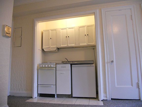 5th image of 6165 N Winthrop Ave APT 213