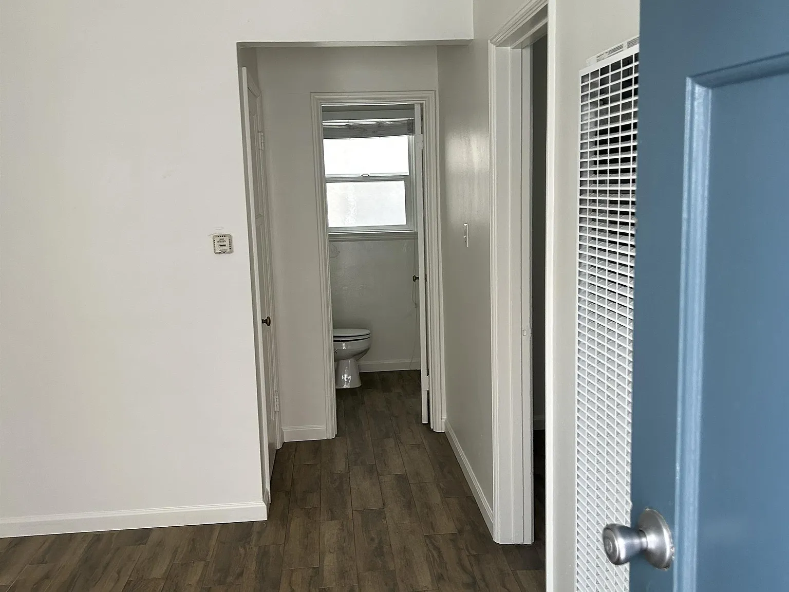 125 La Verne - Unit #2 — Photo 2