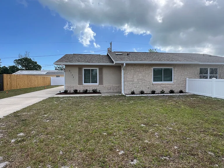 5173 Pineland Ave — Photo 12