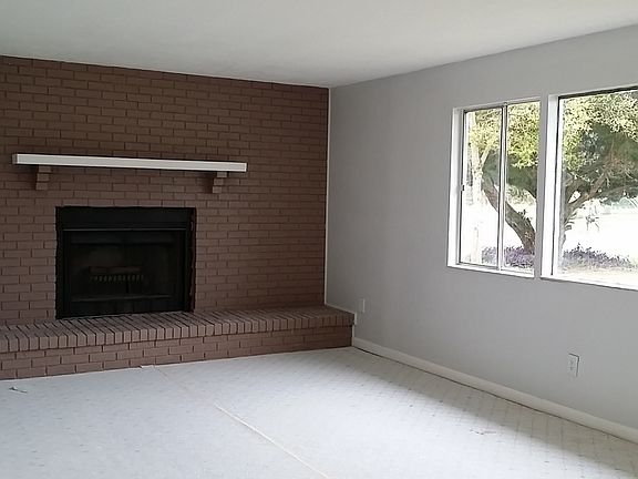 Living room - lots of light