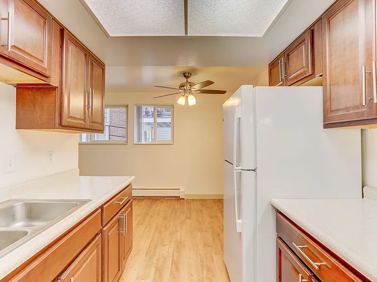 Heritage Apartments — Photo 12