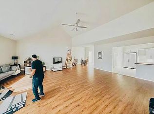 102 Clifton Pl #3A, Brooklyn, NY 11238