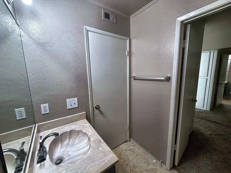 1598 Gatewood Ct — Photo 18
