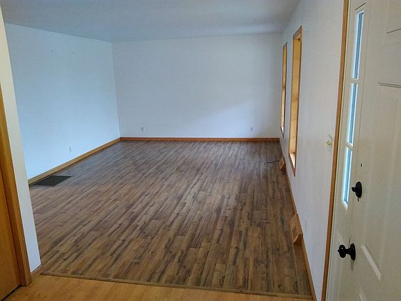 2nd image of 3100 Pickett Ln