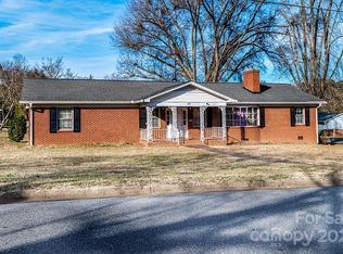 3212 6th Ave SW, Hickory, NC 28602