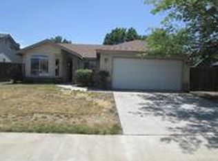 1351 Autumn Ct, Hanford, CA 93230