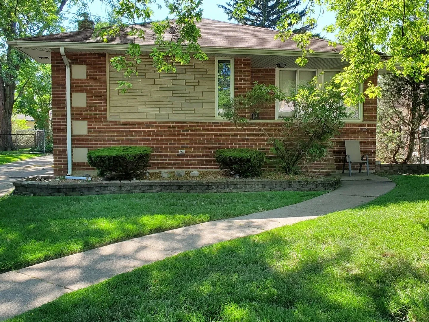15960 Debbie Ln photo 1