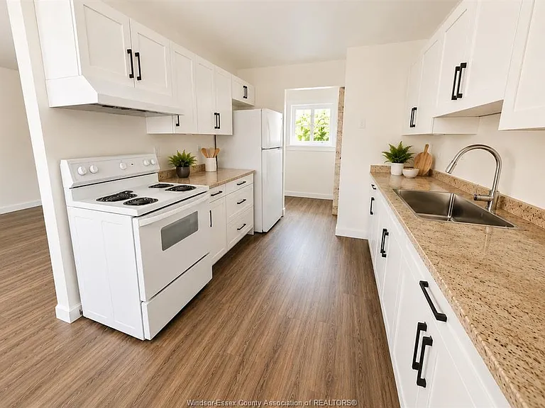 325 Dunn Rd #1 — Photo 6