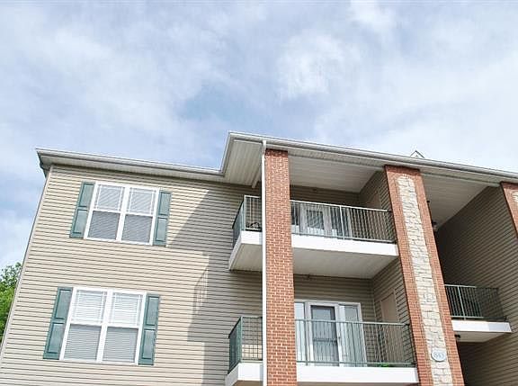 5th image of 845 Forest Ave APT 301