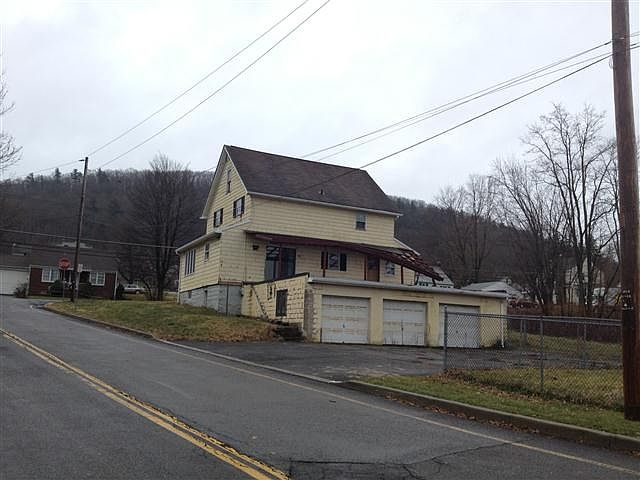 2nd image of 1075 Vestal Ave
