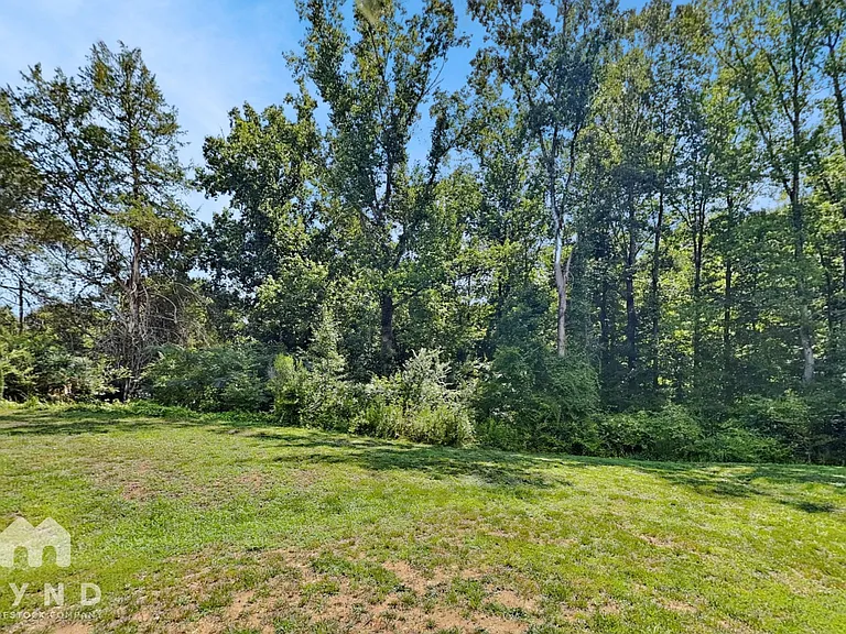 2229 Beauty St — Photo 16