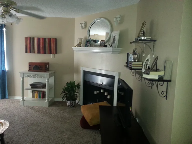 48 Meadow Creek Dr — Photo 2