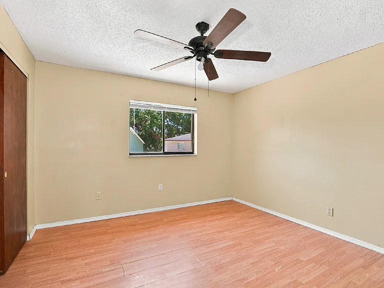 115 Michelle Ln #D — Photo 10