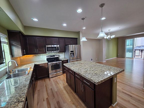 5th image of 10386 156th Pl NE APT 101
