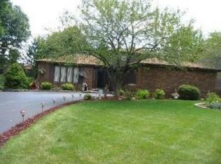 926 Charles St, Crete, IL 60417