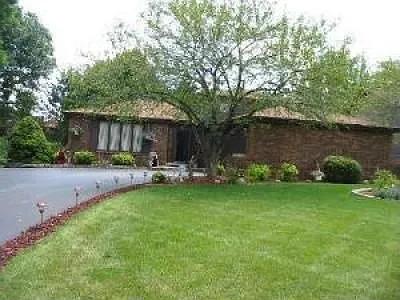 926 Charles St photo 1