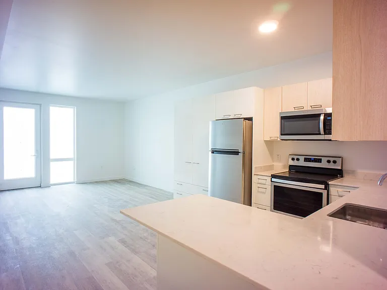 19J Midtown — Photo 57