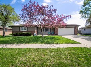 434 Meadows Rd S, Bourbonnais, IL 60914