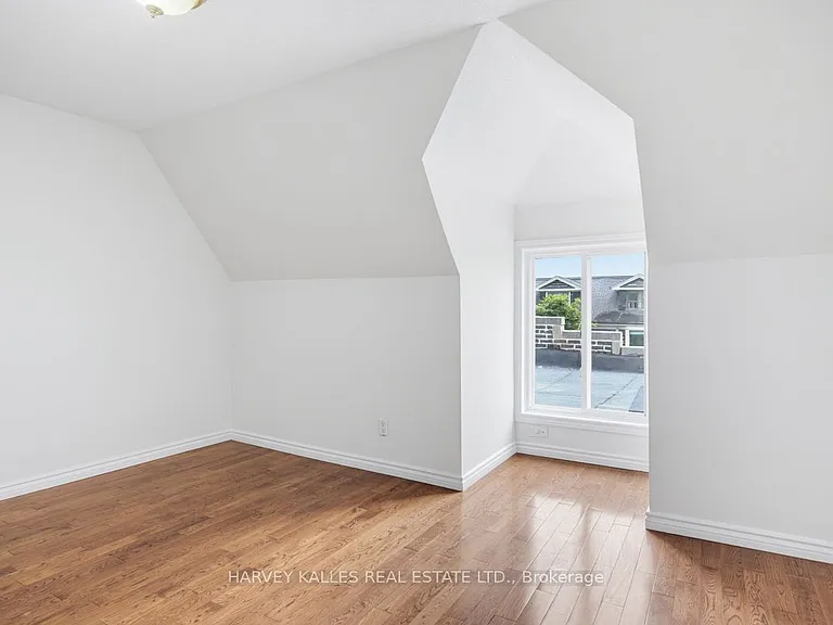 916 Bloor St W #UPPER — Photo 15