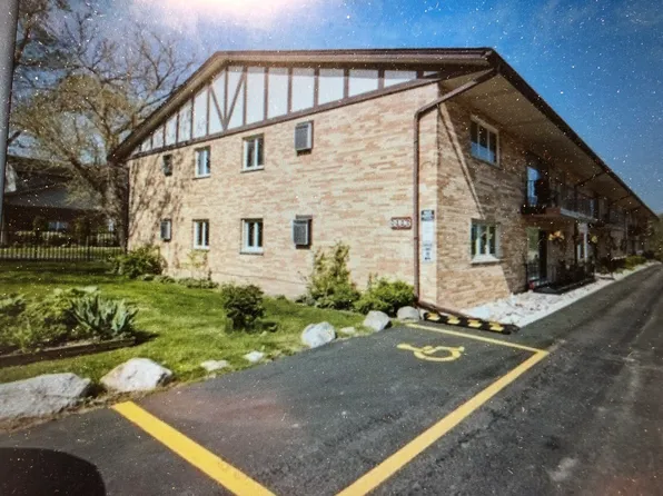 8996 Archer Ave APT 2A, Willow Springs, IL 60480