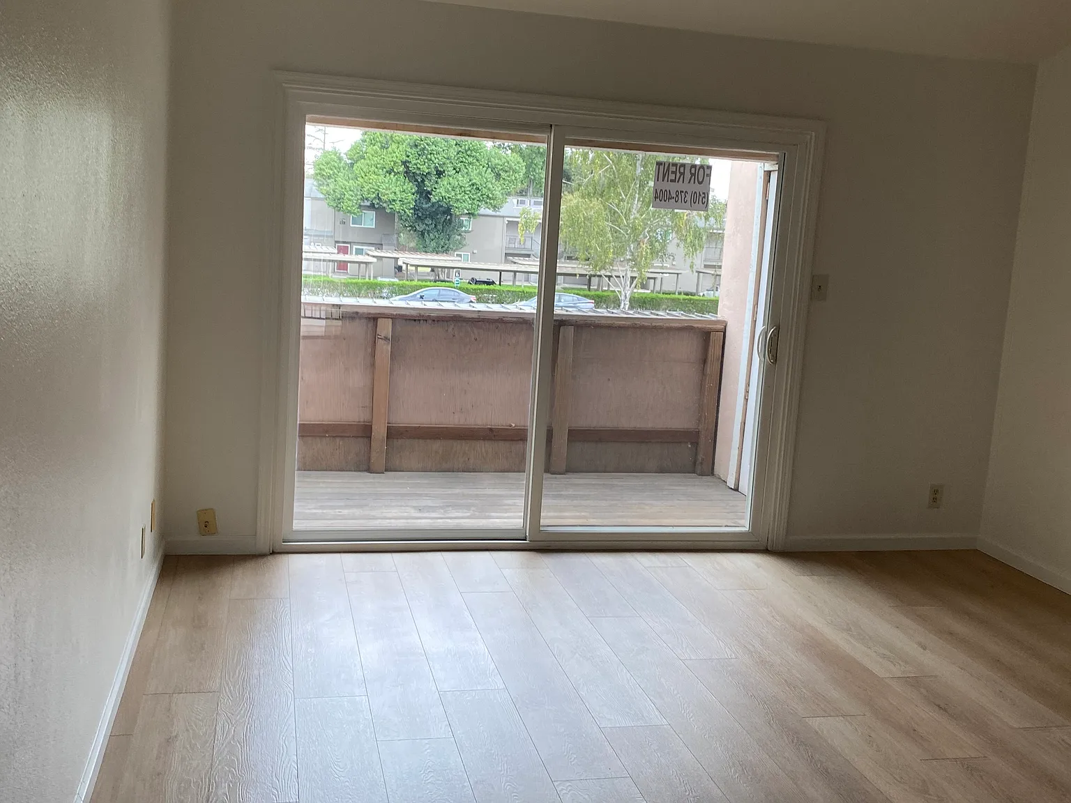 2 bed, 1.5 bath, 1001 sqft, $2,150 — Photo 4