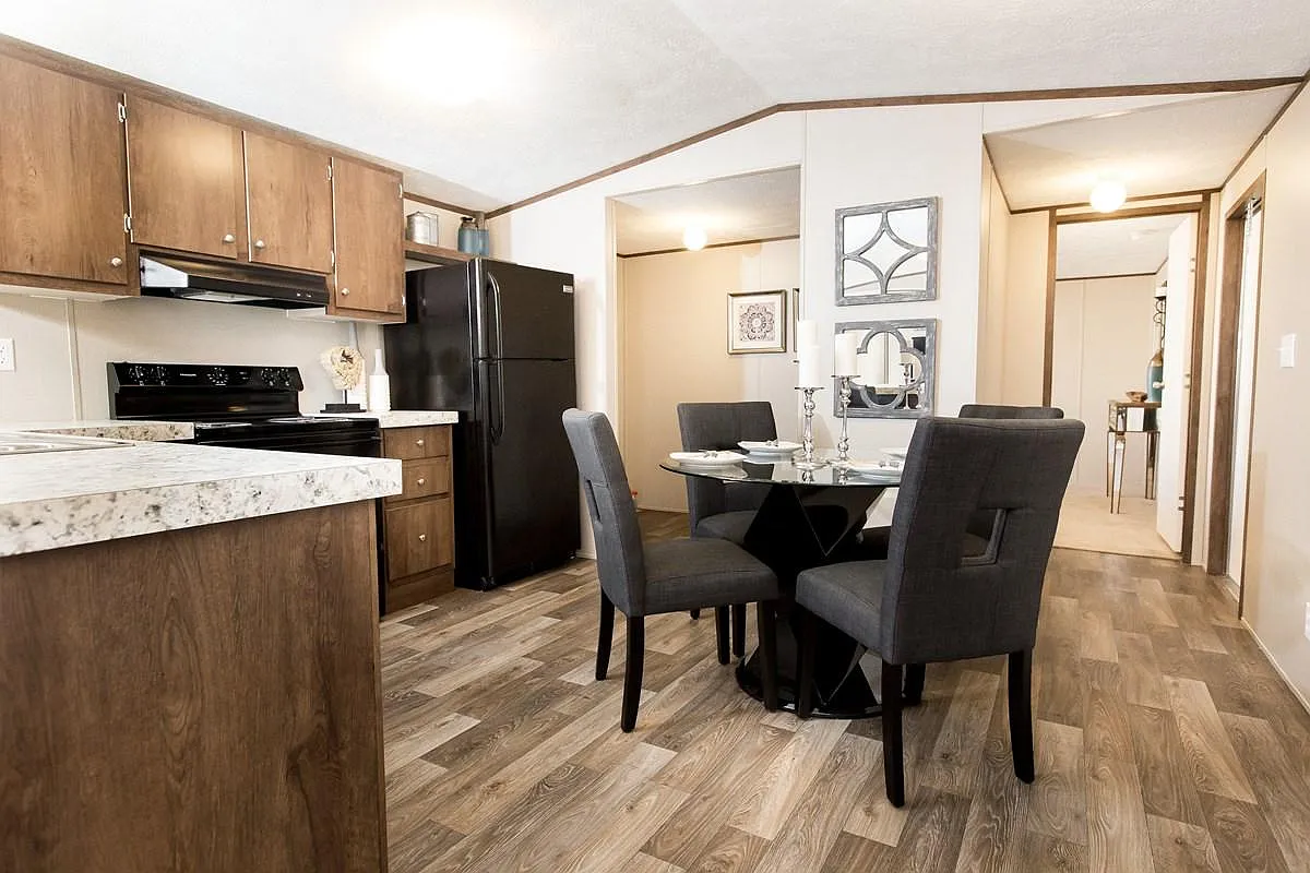 3 bed, $1,250 — Photo 2