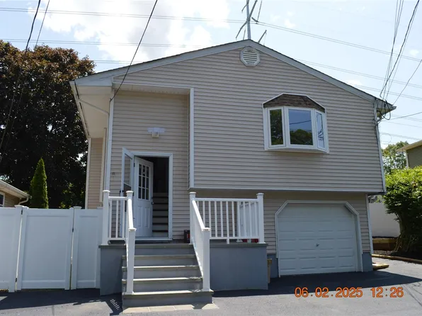 294 Fir Grove Road, Ronkonkoma, NY 11779