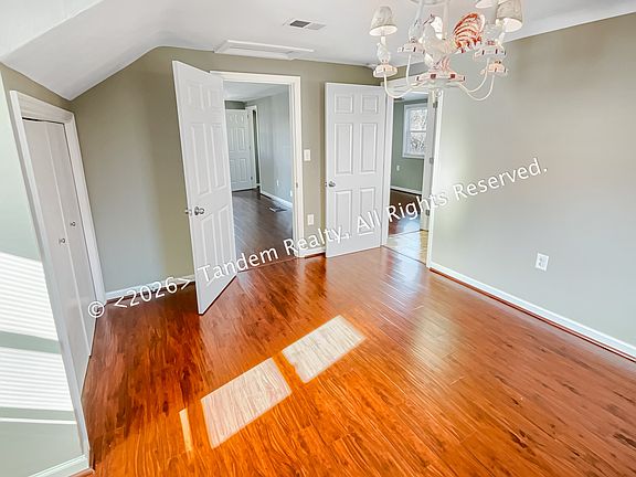 4th image of 2228 Ashwood Ave #A