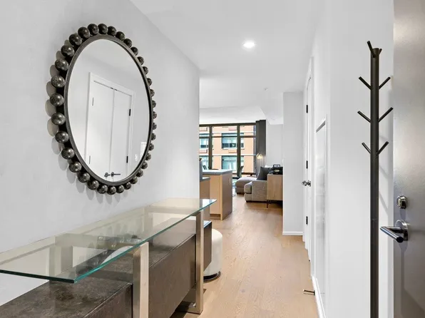 1425 Hudson Street image 12 of 23