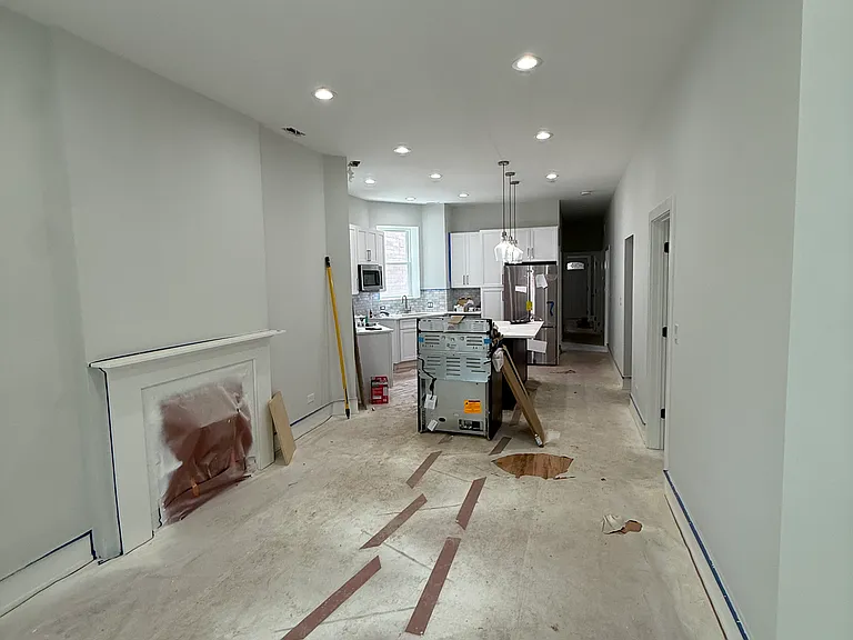 1123 W Wolfram St #2 — Photo 4