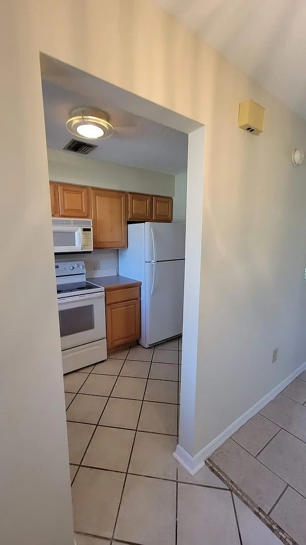 3 bed, 2 bath townhouse minutes from downtown Leesburg. — Photo 3