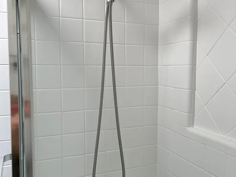 Hallway bathroom tub