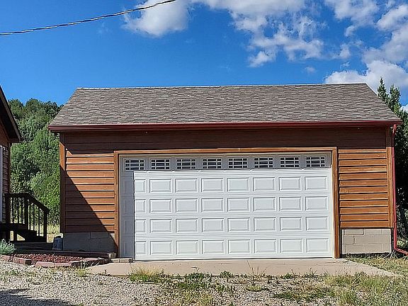 Garage w New Roof