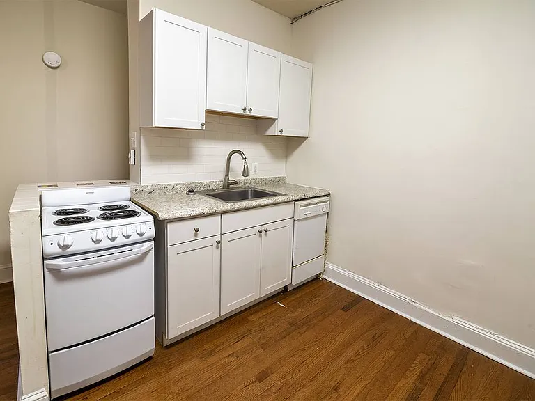 125 S 21st St #2F — Photo 3