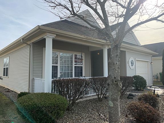 4th image of 4 Chambord Ct