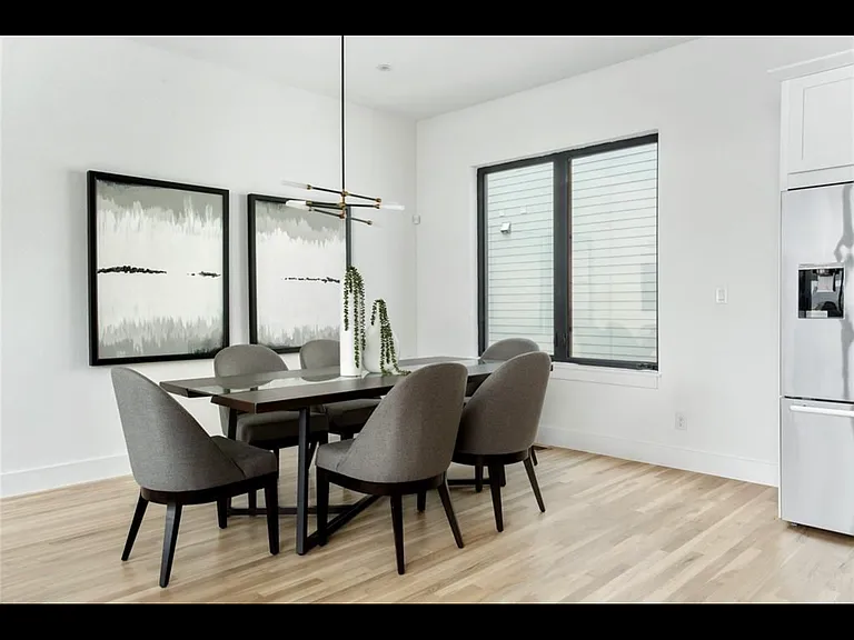 2633 Reagan St #203 — Photo 14