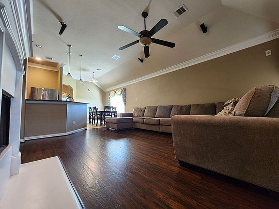 5th image of 4422 Meadow Way Dr