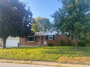 832 Park Dr, Wapakoneta, OH 45895